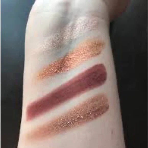 PAT McGRATH LABS Venus in Fleurs Luxe Eyeshadow Palette: Voyeuristic Vixen - Picture 4 of 6